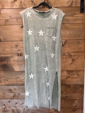Blue B Sleeveless Star-Print Maxi Dress in Light Sage